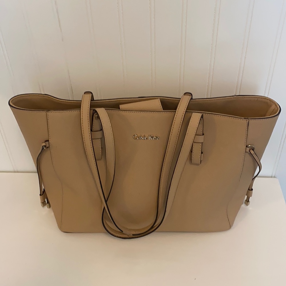 Calvin Kline tan bag with dividing pocket